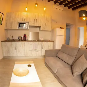 https://poniente-intimo-apartamento-en-el-corazon-de-cadiz.hotelsincadiz.net